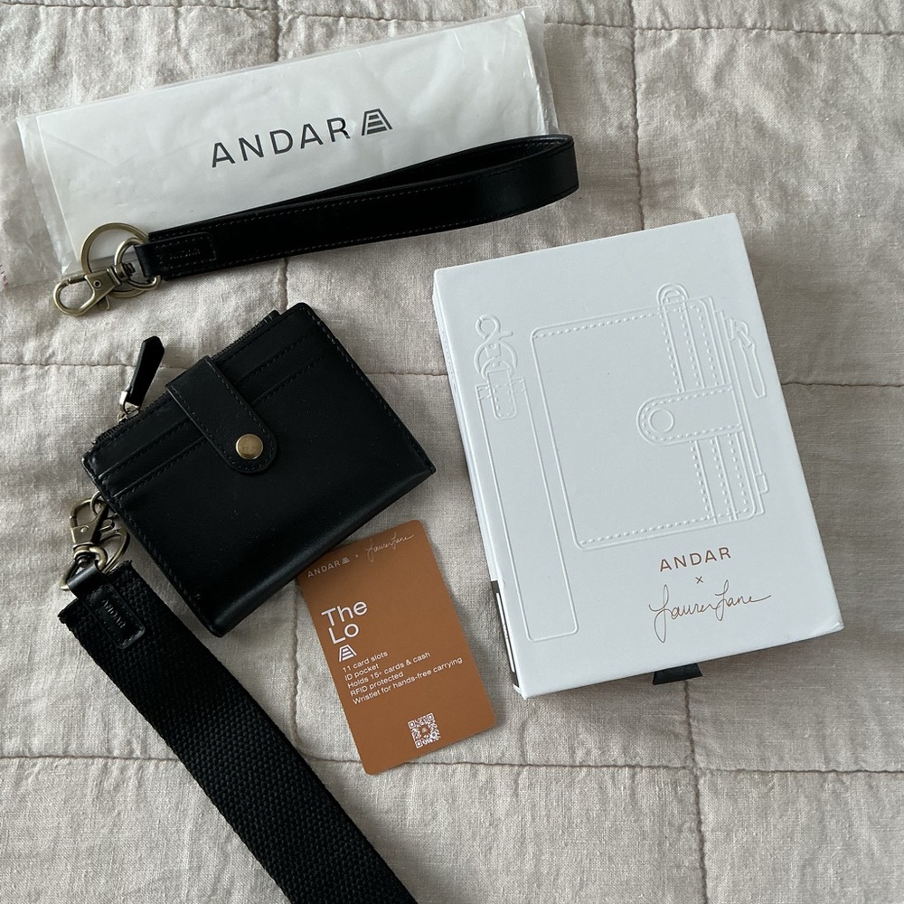 Andar The Lo Leather Wallet/Wristlet with exta strap